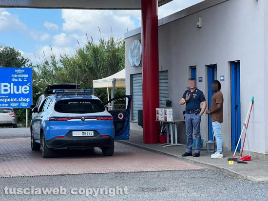 Viterbo - Rapina distributore