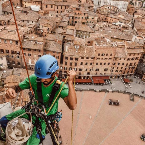 Siena - Edilizia alternativa durante l'intervento a piazza del Campo