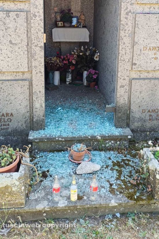 Viterbo - Danneggiata la tomba dell'ex assessore Pippi D'Angelo