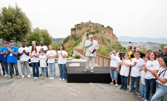Bagnoregio - La partenza della carovana di Destinazione Capo Nord