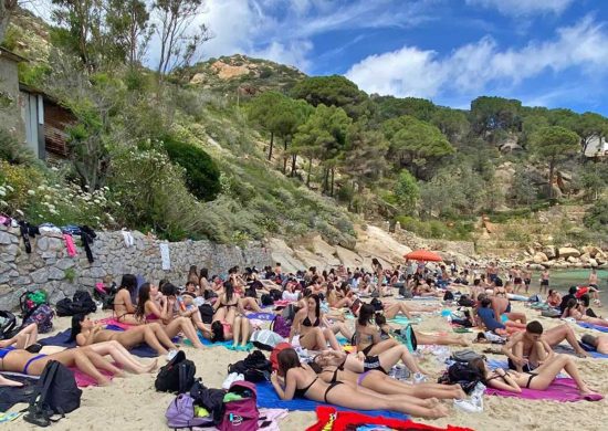 Studenti e docenti del Liceo delle scienze umane e musicale “Santa Rosa” all'isola del Giglio