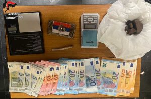 Carabinieri - La droga sequestrata a Orte