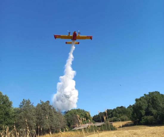 Viterbo - Incendio a Norchia - Canadair in azione