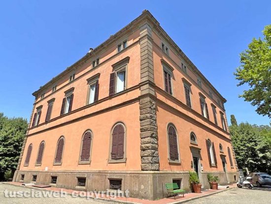 Viterbo - Viale Trieste - Il palazzo del Cefas