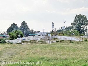 Viterbo - Ripulite le Piscine Carletti