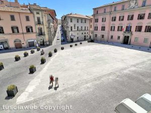 Viterbo - La nuova pavimentazione in piazza del Comune