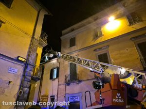 Montefiascone - In fiamme la canna fumaria in un ristorante - L'intervento dei vigili del fuoco