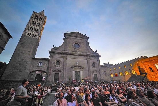 Viterbo - Tuscia film fest - Il pubblico in piazza San Lorenzo