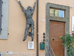 San Martino al Cimino - Decorazioni sotto le torri campanarie del Borromini