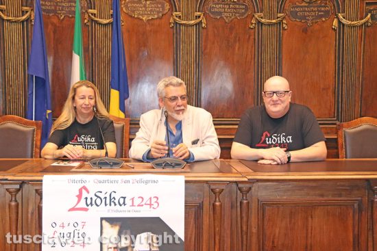 Viterbo - Presentazione di Ludika 1243 - Da sinistra Serenella Bovi - Alfonso Antoniozzi - Omar Lombardi 