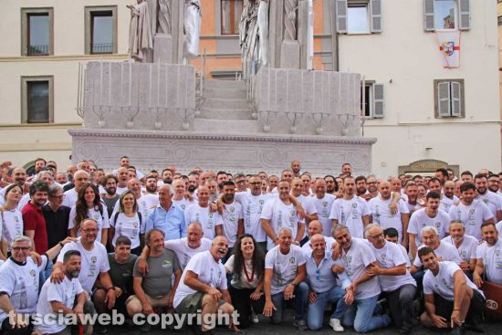 Viterbo - Macchina di Santa Rosa - Foto di gruppo sotto Dies Natalis