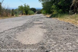 Montefiascone - Buche lungo via Commenda
