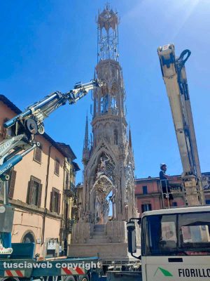 Viterbo - Dies Natalis a piazza del Comune - La costruzione