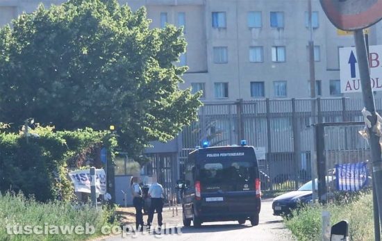 Viterbo - Rivolta nel carcere di Mammagialla - La polizia penitenziaria