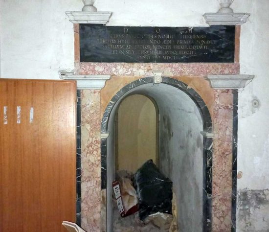 Viterbo - L'ex corte d'assiste a Fontana Grande