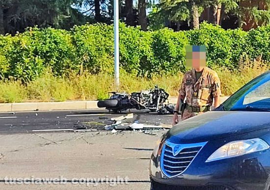 Viterbo - Auto contro moto sulla Tuscanese