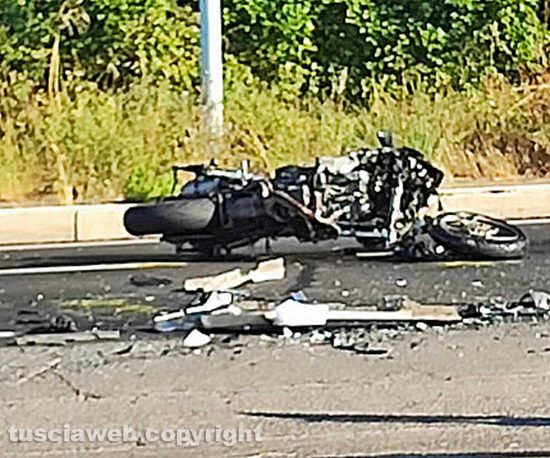 Viterbo - Auto contro moto sulla Tuscanese