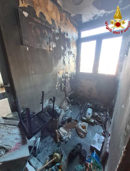 Santa Marinella - Appartamento in fiamme