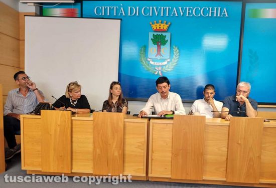 Civitavecchia - Il sindaco Piendibene e la sua giunta