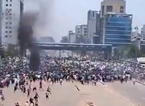 Bangladesh - Disordini e caos tra gli studenti in protesta