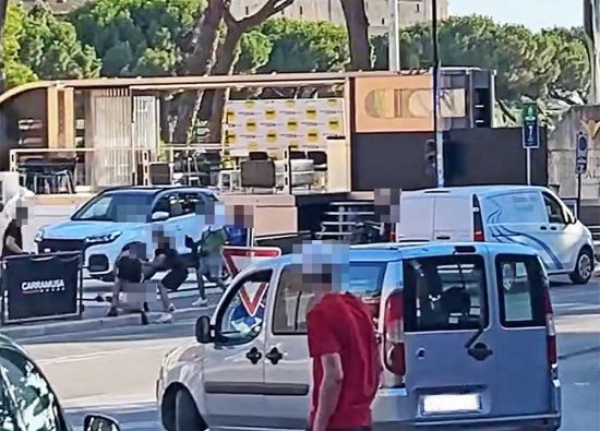 Viterbo - Schiaffi e calci tra giovani a piazza del Sacrario