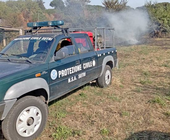 Sutri - Incendio in via dei Creti