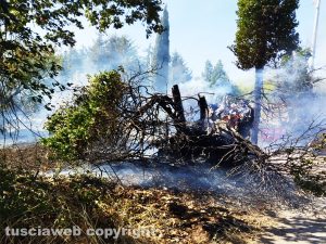 Viterbo - Incendio in Strada Ellera