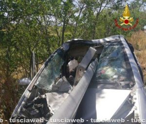 Incidente sull'Aurelia: auto va sbattere sul guard-rail