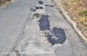 Viterbo - Strada Signorino rattoppata