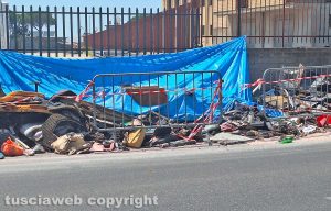 Viterbo - Località Poggino - I resti del camper bruciato tempo fa