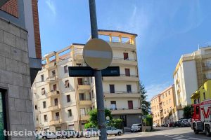 Viterbo - Uno dei segnali di divieto d'accesso in via Vicenza
