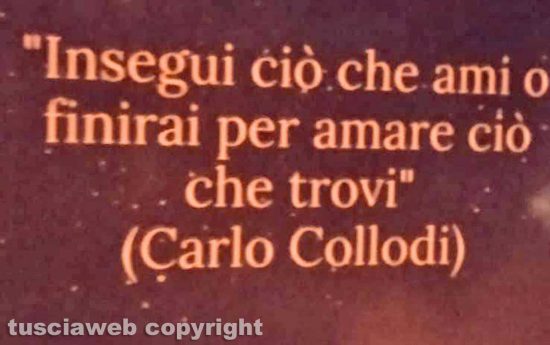 Capranica - Sogni di luce - Pinocchio, mastro Geppetto, il gatto e la volpe risplendono nel centro storico 