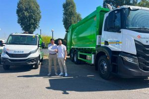 Civitavecchia - Consegnati due mezzi per la raccolta differenziata alla Csp