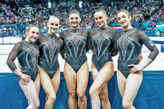 Parigi - Manila Esposito al centro insieme a Alice D’Amato, Giorgia Villa, Angela Andreoli ed Elisa Iorio