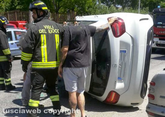Viterbo incidente in via Vico Squarano