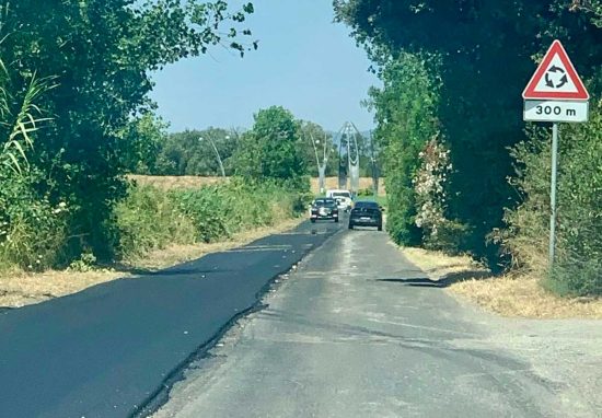 Montalto Marina - Lavori di asfaltatura su strada litoranea