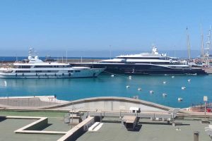 Civitavecchia - Il mega yacht "Carinthia VII"