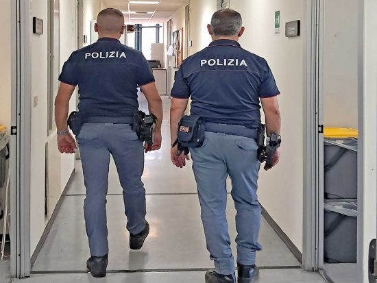 Terni - Due arresti domiciliari per rilascio di falsi permessi di soggiorno