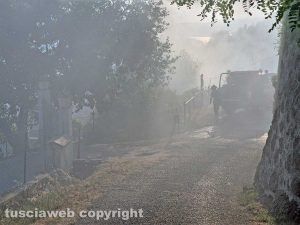 Montefiascone - L'incendio in località Coste - L'intervento dei vigili del fuoco