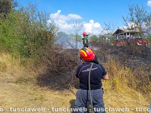Incendio a Bomarzo - Intervento della protezione civile in supporto ai vvf