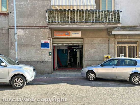 Viterbo - La pista ciclabile davanti all'officina del Pilastro
