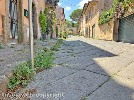 Viterbo - Bagnaia - La via che porta a villa Lante