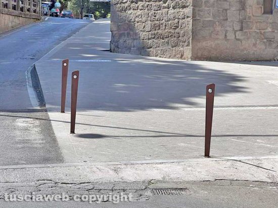 Viterbo - Il paletto divelto a porta della Verità