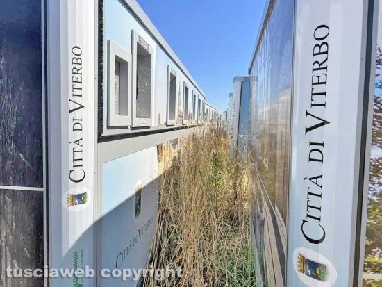 Viterbo - Le isole ecologiche lasciate a Castel d'Asso