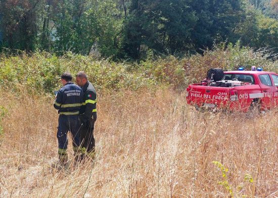 Incendio boschivo tra Blera e Civitella Cesi - In azione protezione civile e vigili del fuoco 