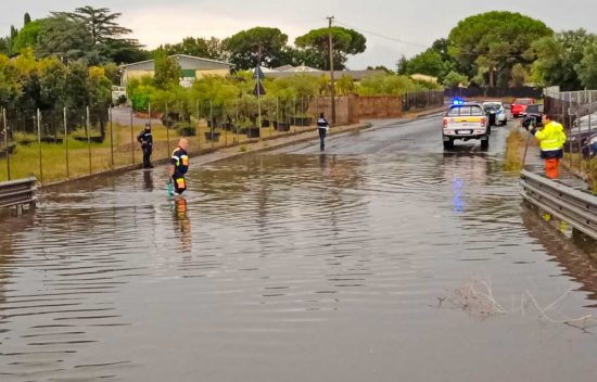 Viterbo - Maltempo nella Tuscia - Strade allagate, intervento della protezione civile