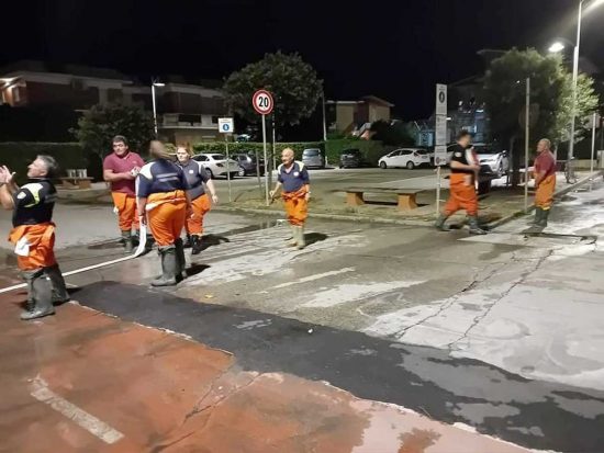 Tarquinia Lido allagata - l'intervento dei volontari dell'Aeopc