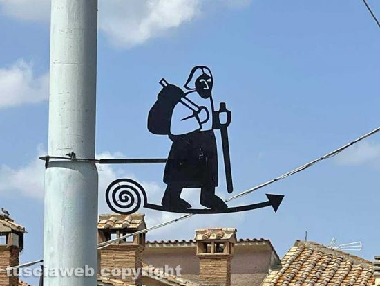 Viterbo - Tobia - La segnaletica della via Francigena