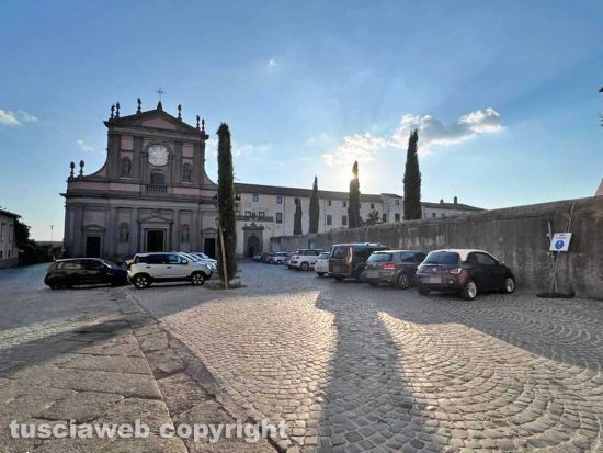Viterbo - Piazza della Trinità