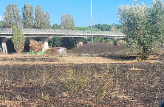Viterbo - Vasto incendio in strada Ca' l'aglio